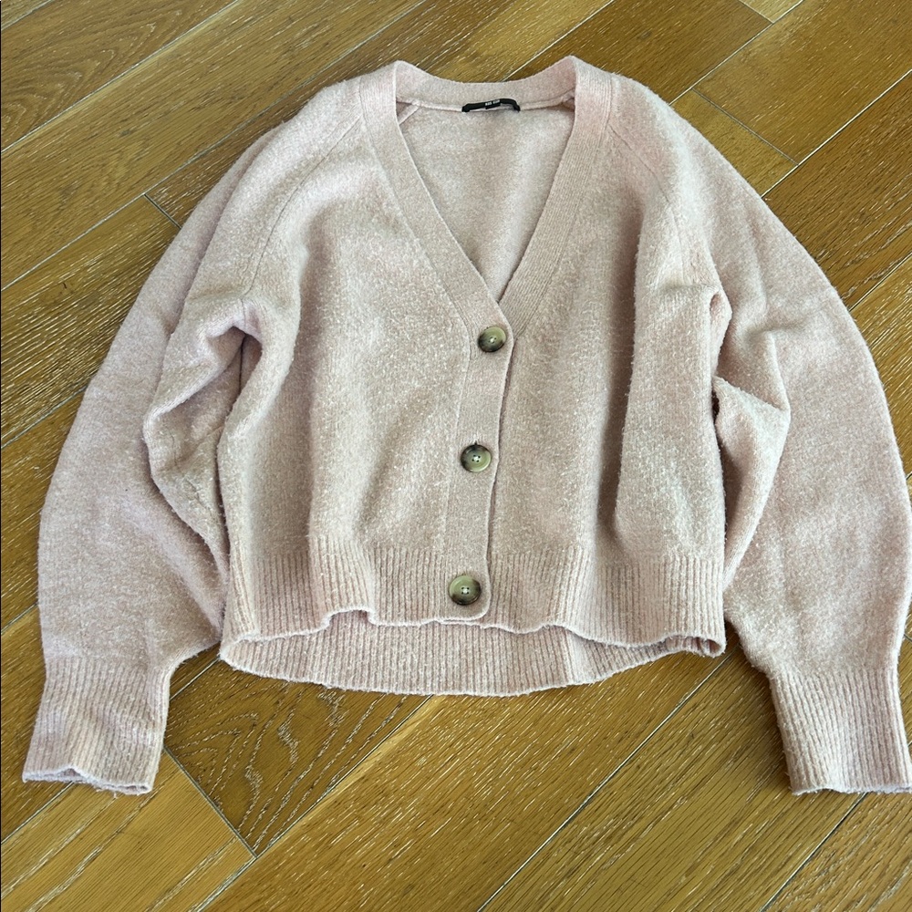 NWOT Uniqlo Light Pink Cardigan Sweater size S